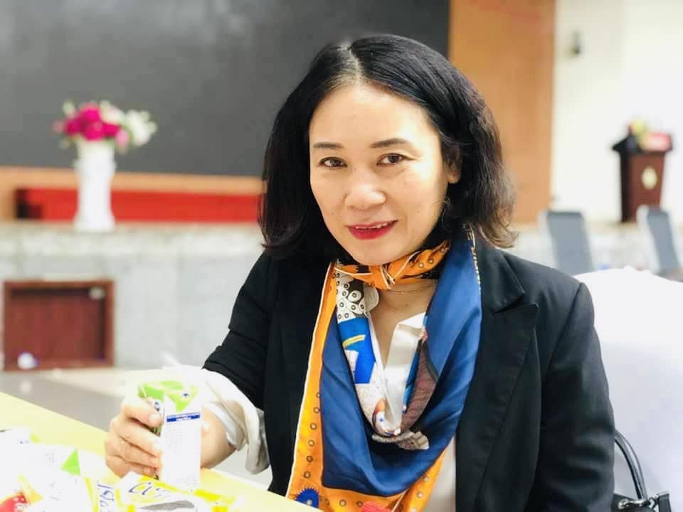 Tạ Bích Loan Bao Nhiêu Tuổi? Gallery 1