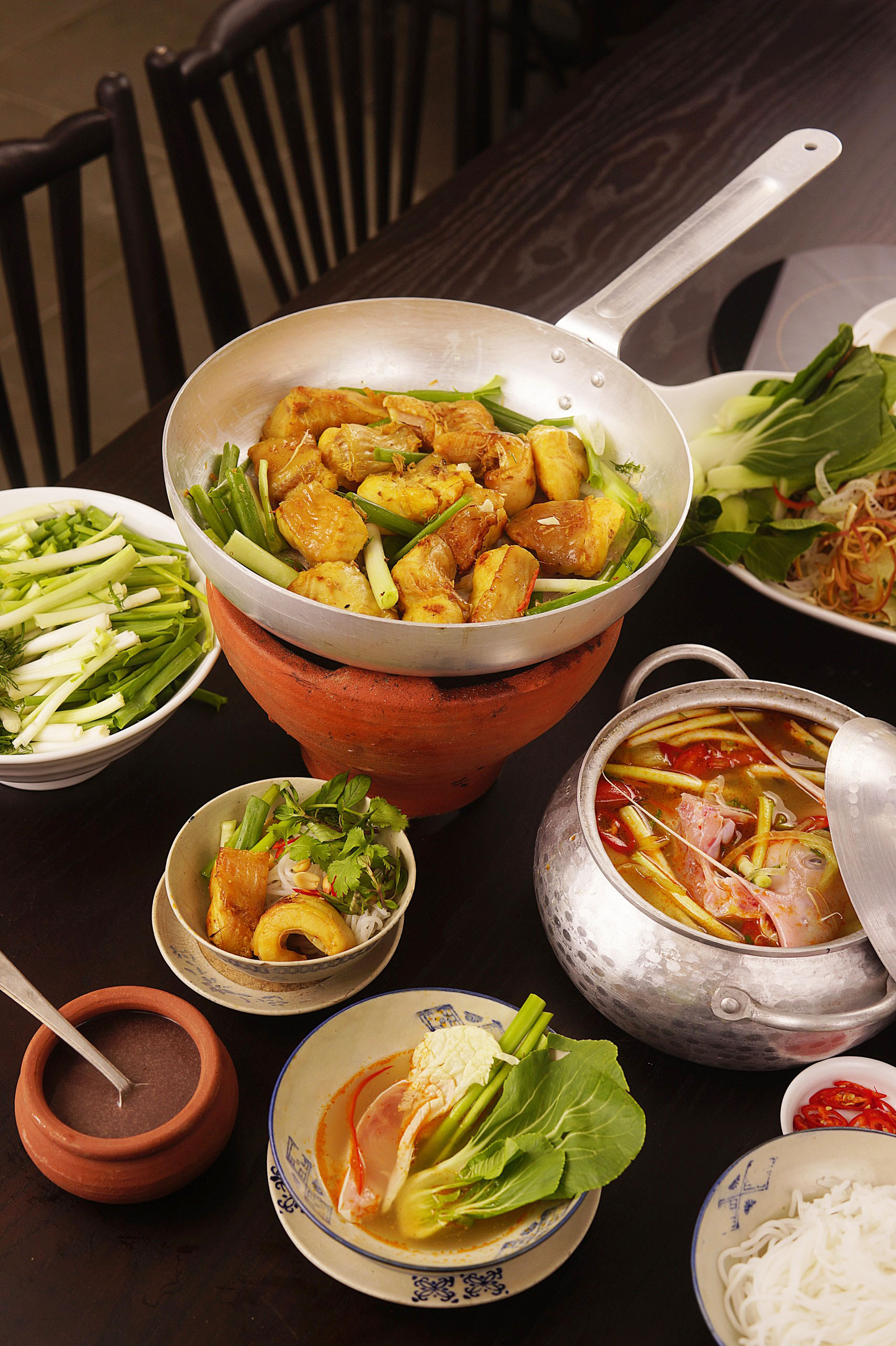 Chả Cá Lý Thường Kiệt: Hương Vị Hà Nội Trên Con Phố Nổi Tiếng Gallery 2