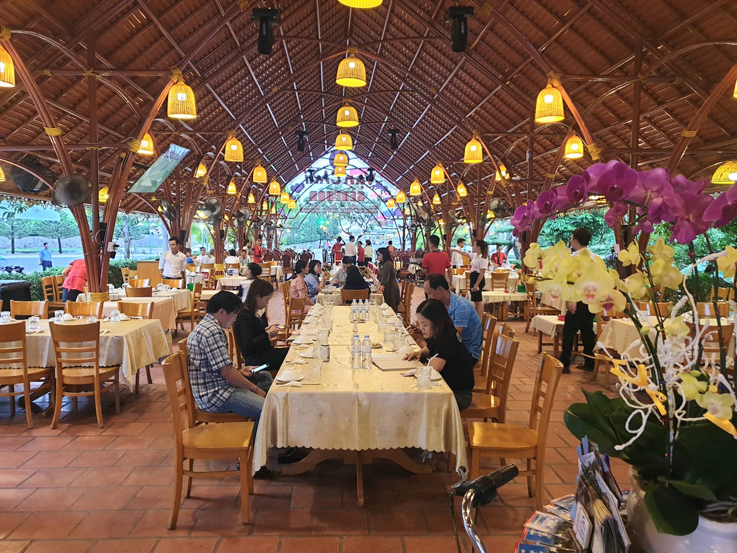 Nhà hàng Vạn Chài Vũng Tàu - Thiên đường hải sản tươi sống Gallery 1