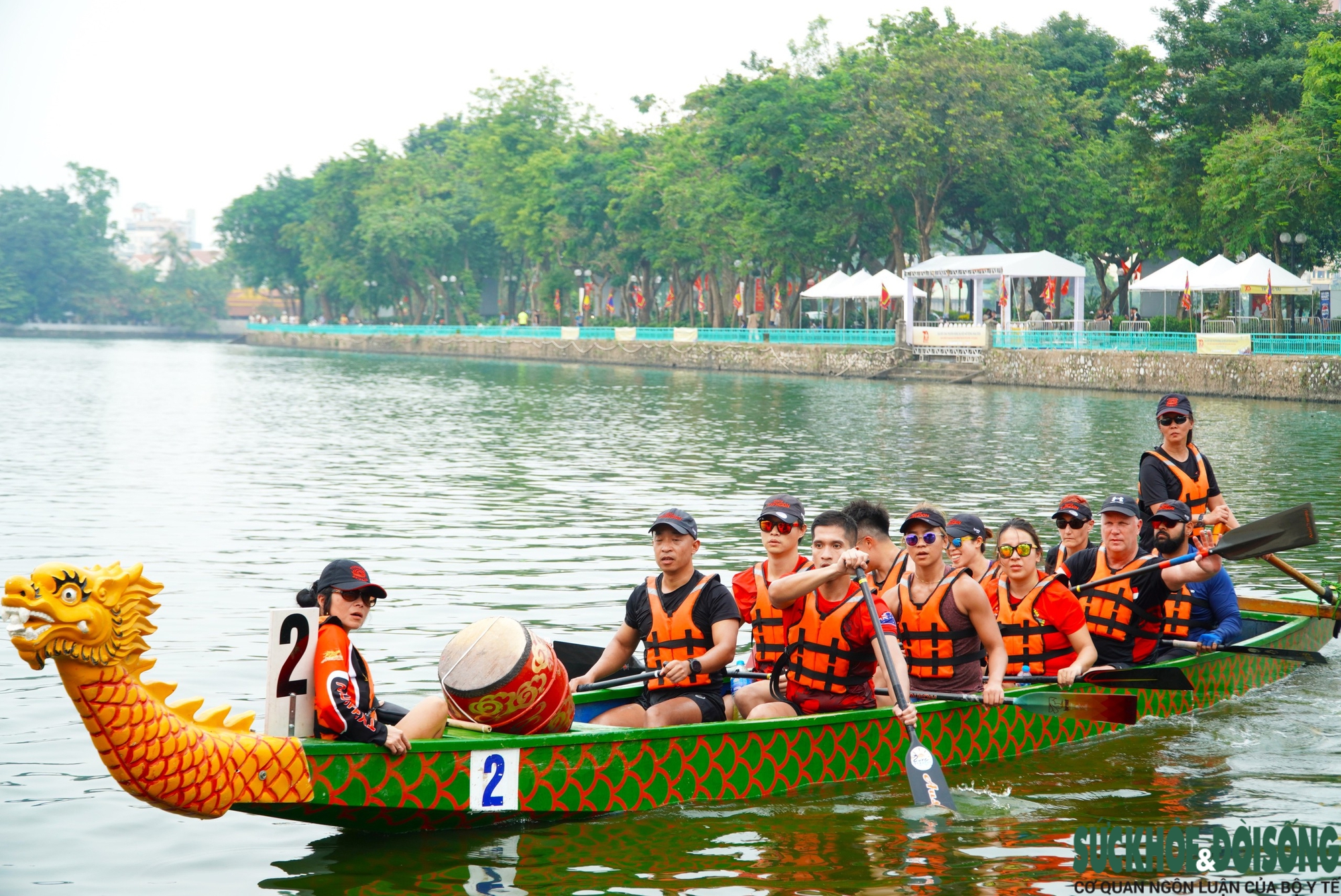 Lễ Hội Đua Thuyền: Trải Nghiệm Sôi Động Trên Sóng Nước Gallery 2