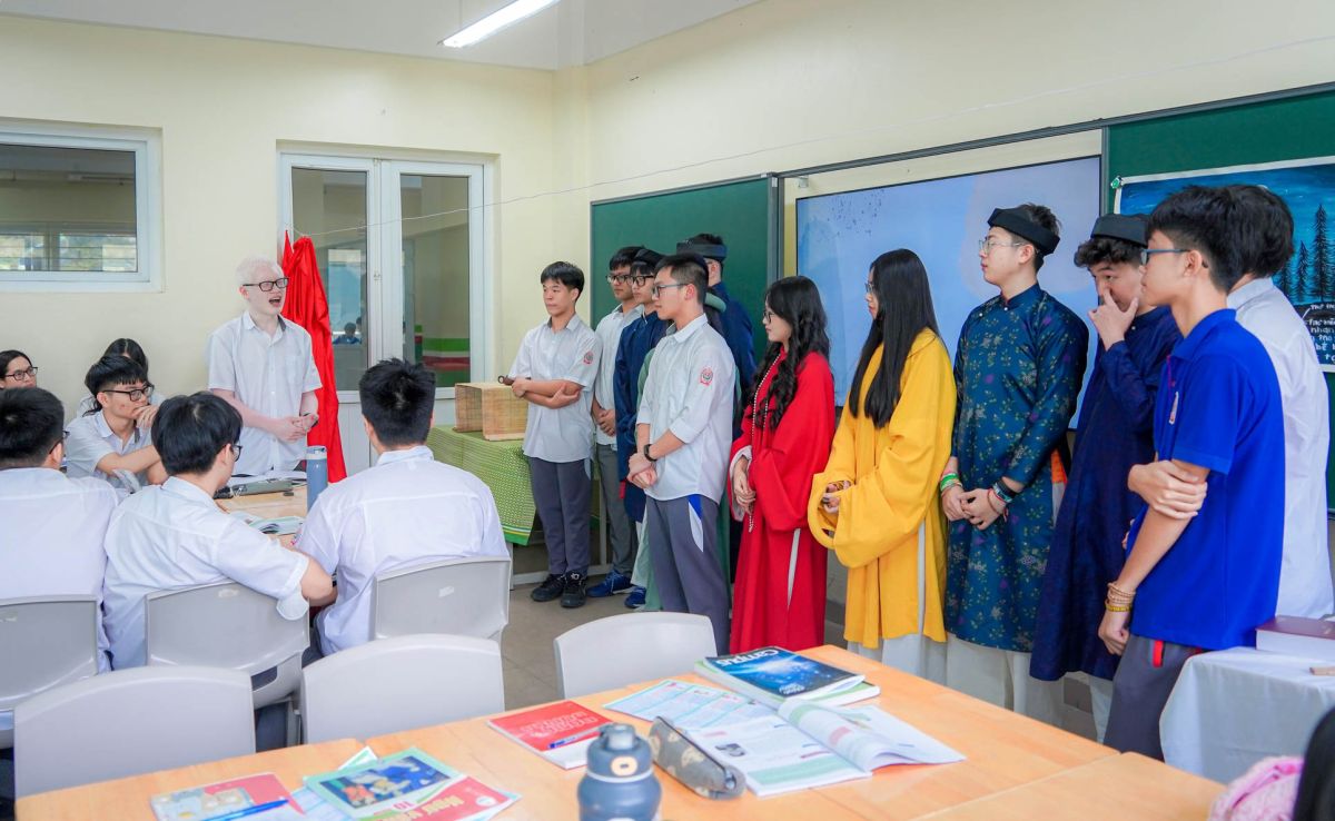 Phương pháp dạy dỗ lớp nam sinh như hổ đói Gallery 2