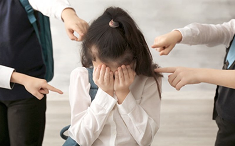Kỳ thị là gì? Hiểu rõ hơn về định kiến và phân biệt đối xử