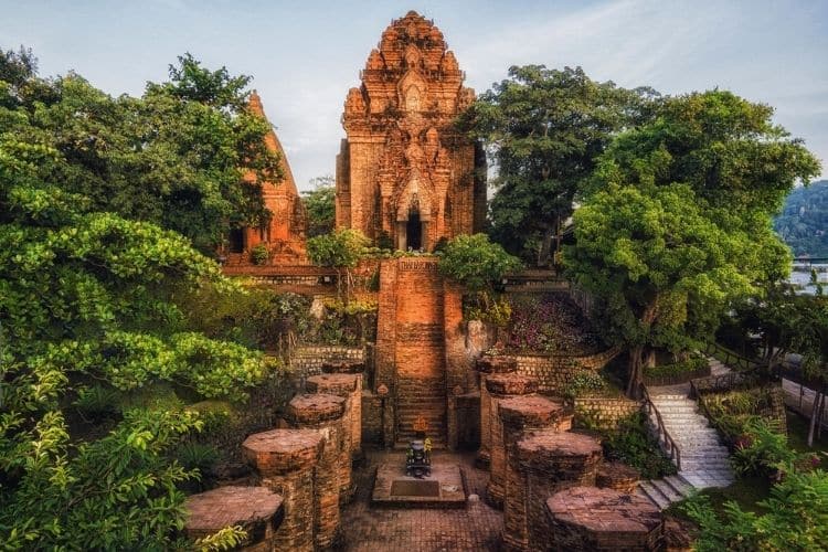 Tháp Chàm Nha Trang: Huyền Bí Kiến Trúc Chăm Pa Gallery 2