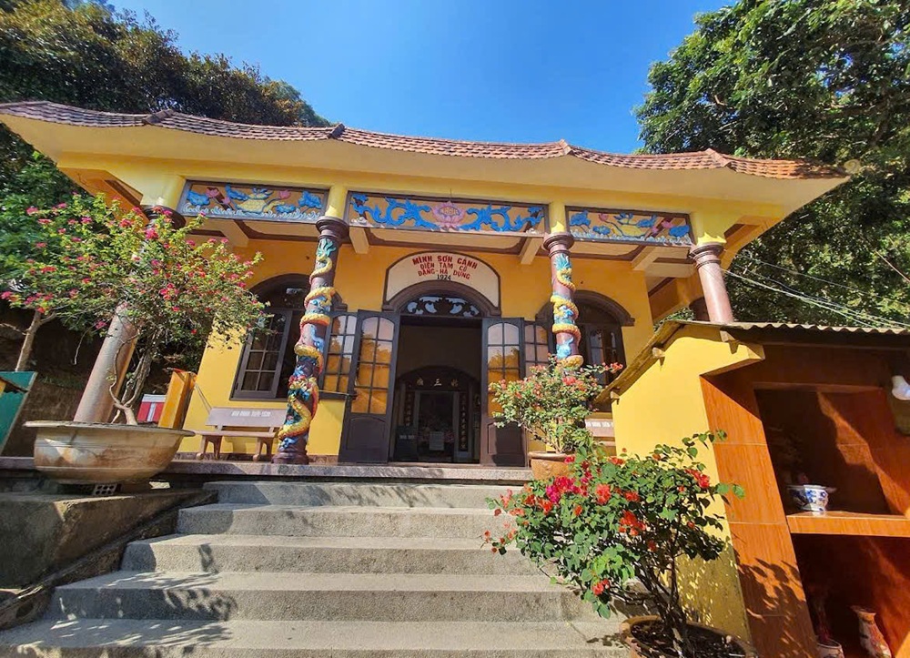 Miếu Ba Cô Đèo Bảo Lộc Gallery 2