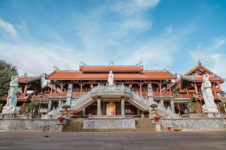 Chùa Sắc Tứ Khải Đoan - Ngôi Chùa Cổ Kính Và Linh Thiêng Gallery 2