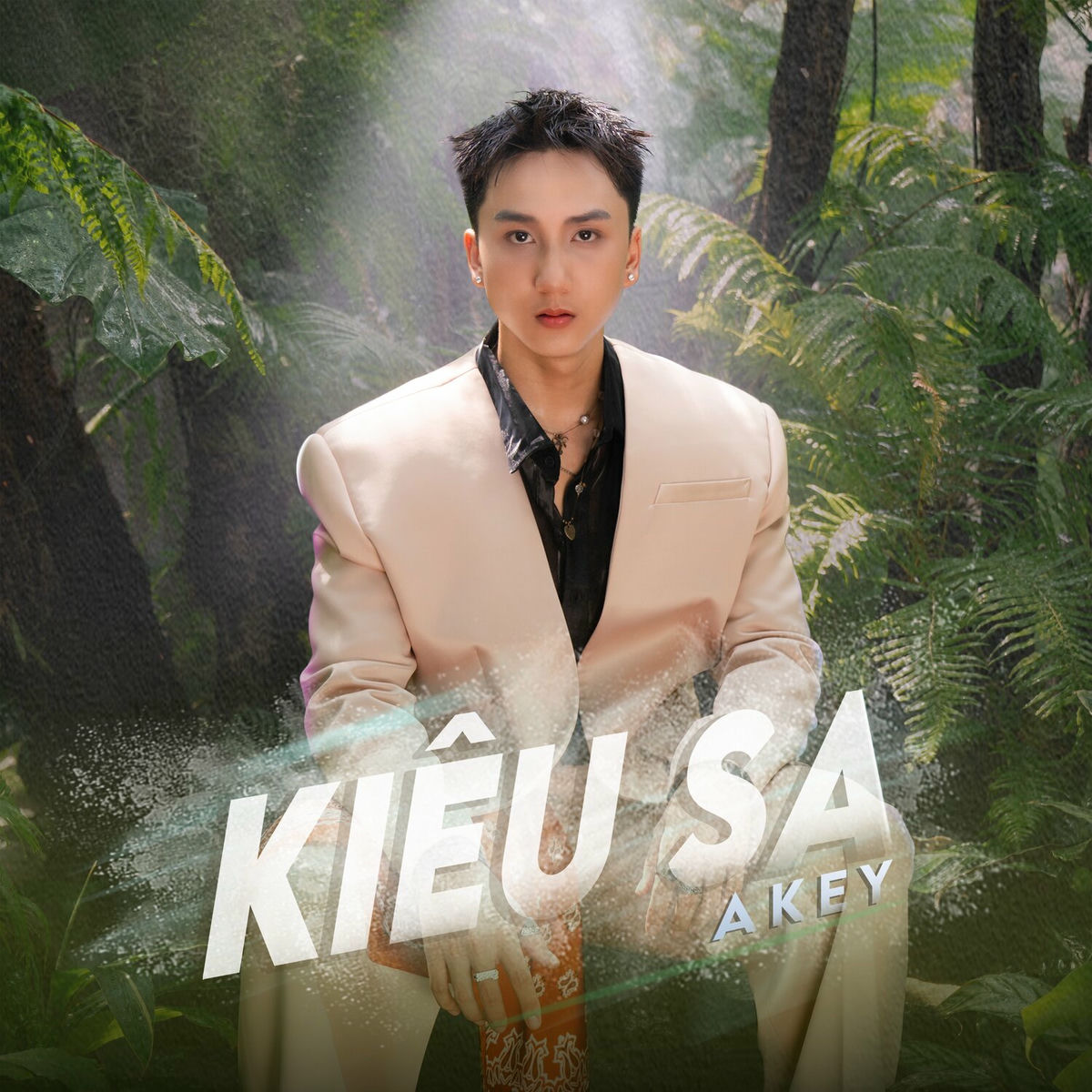 Kiêu Sa: Sự quyến rũ đầy bí ẩn