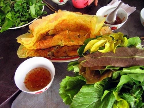 Lá xoài non có ăn sống được không?