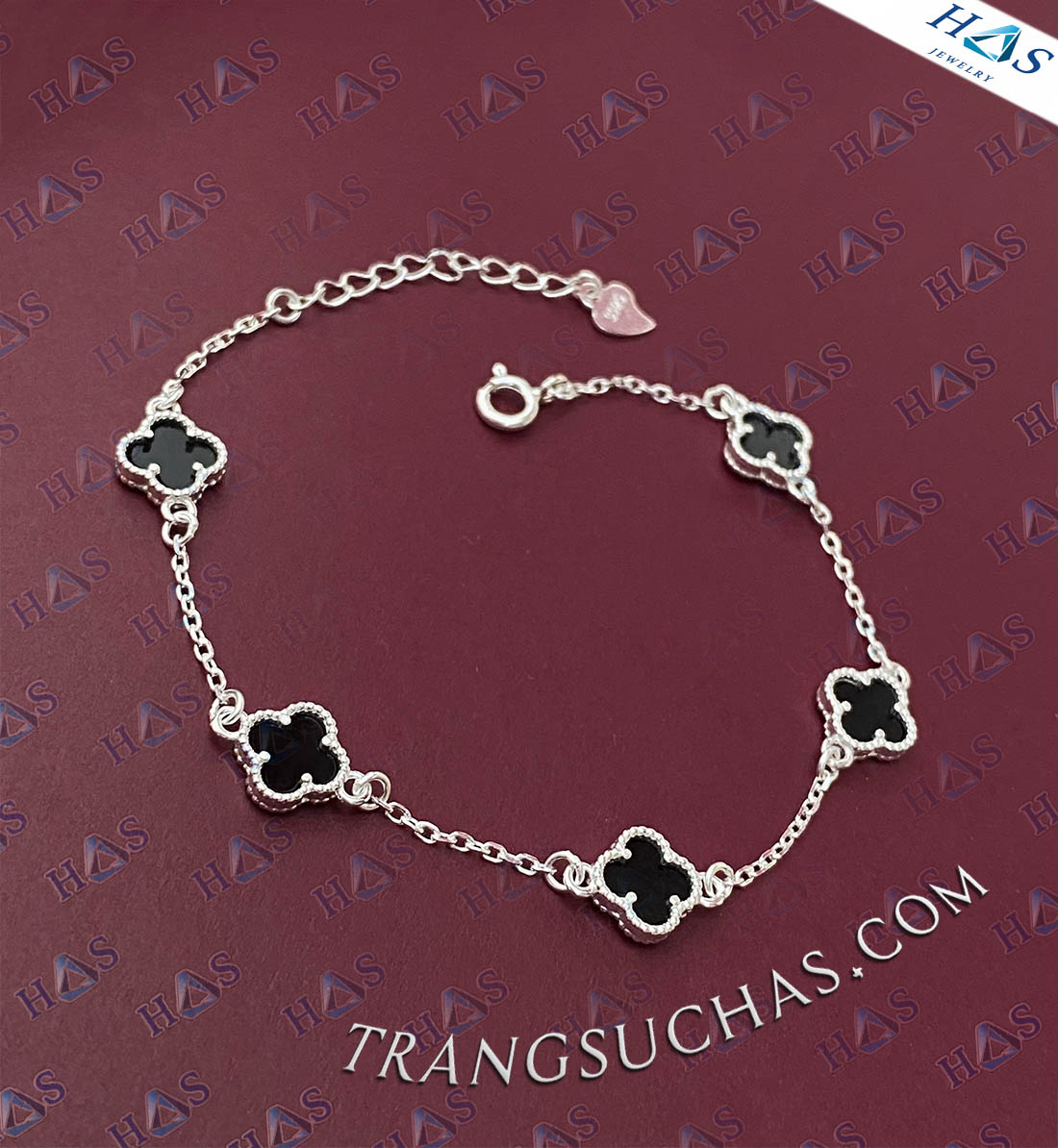 Lắc Tay Cỏ Bốn Lá: May Mắn Và Phong Cách