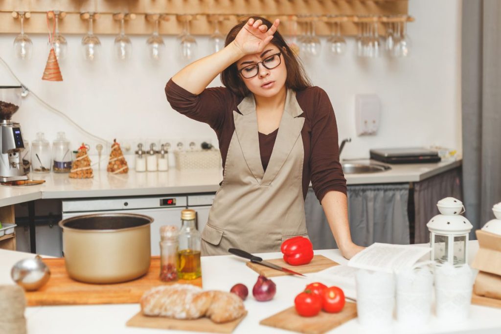 Làm Nội Trợ Là Gì? Hướng Dẫn Chi Tiết Cho Người Mới Bắt Đầu