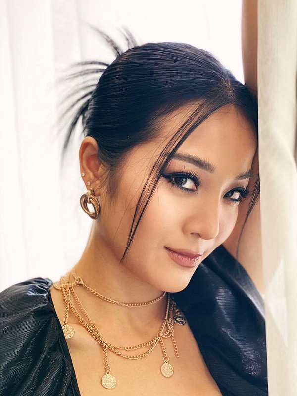 Đẹp Sắc Sảo Là Gì? Gallery 2