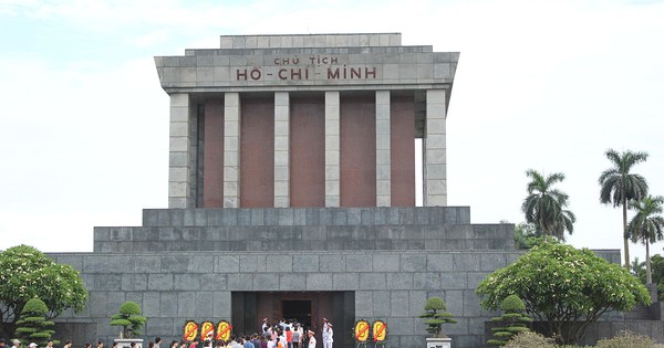 Lăng Bác Mở Thứ Mấy?