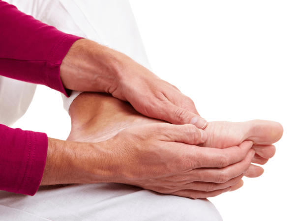 Lạnh Chân Mùa Đông: Nguyên Nhân và Cách Khắc Phục