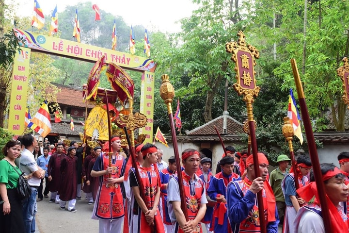 Lễ hội Chùa Thầy - Khám phá nét đẹp văn hóa tâm linh