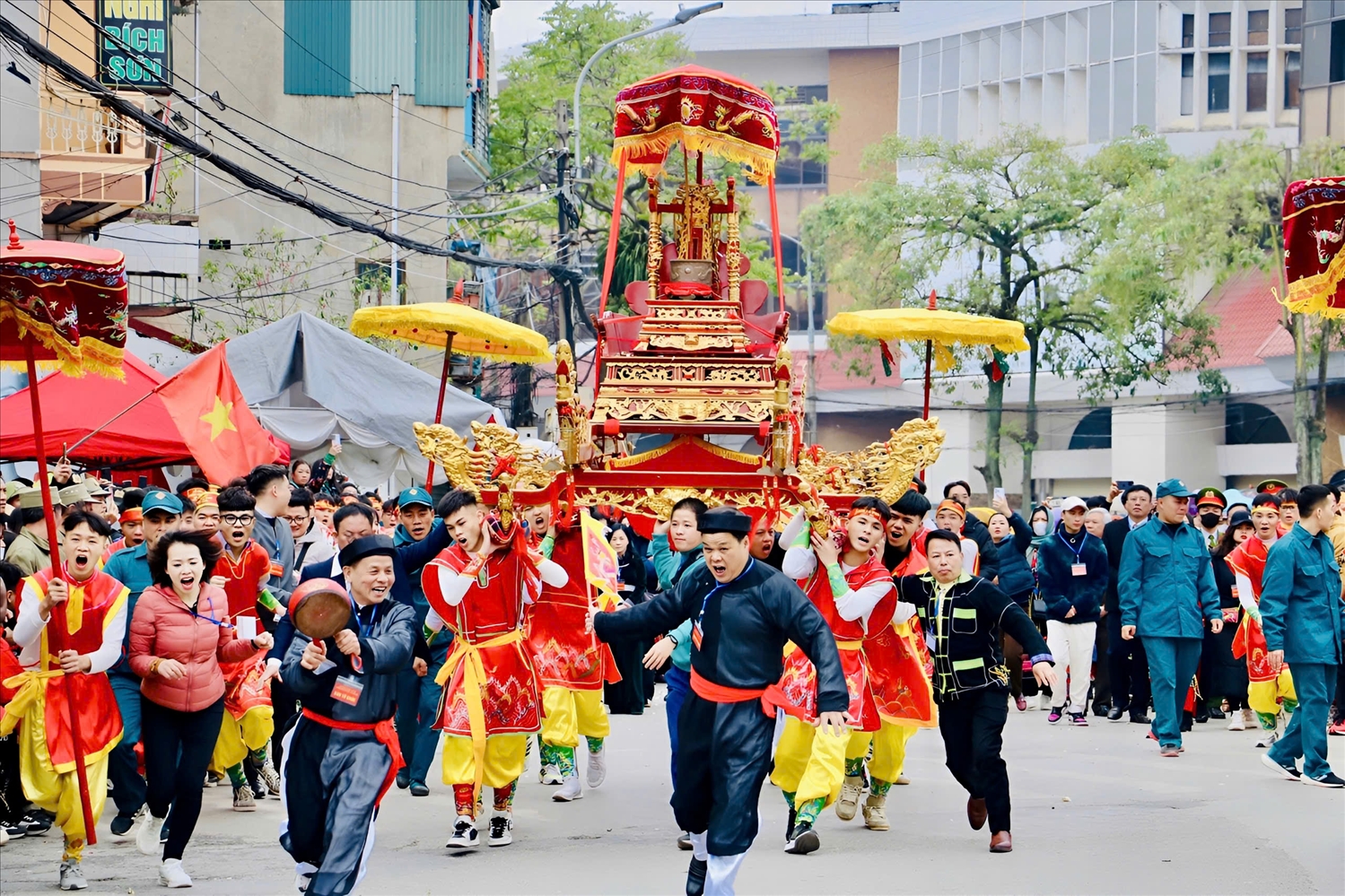 Lễ Hội Đền Tả Phủ: Thời Gian, Hoạt Động & Hướng Dẫn