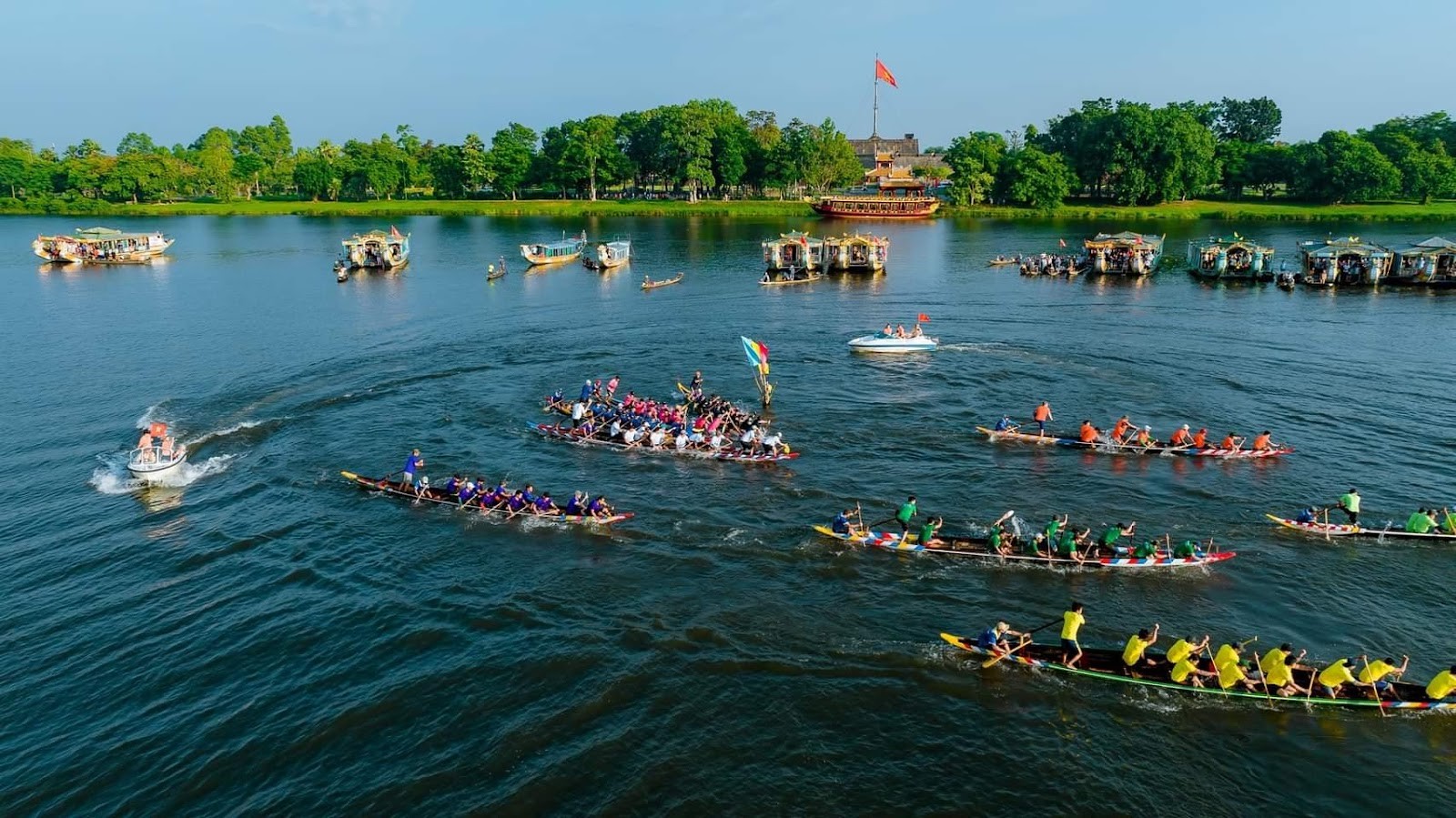 Lễ Hội Đua Ghe Ngo Huế - Trải Nghiệm Văn Hóa Sông Hương
