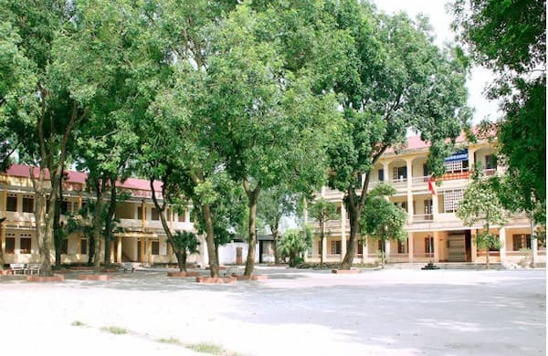 THPT Nguyễn Trung Ngạn: Thông tin tuyển sinh, chất lượng đào tạo và hoạt động ngoại khóa Gallery 1