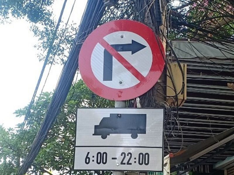 Lỗi Cấm Rẽ Trái Ô Tô Phạt Bao Nhiêu?