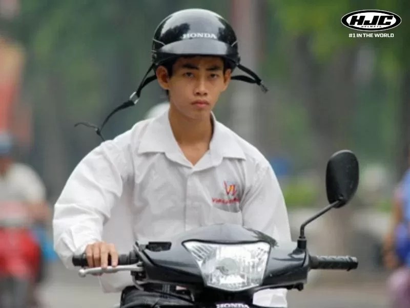Lỗi Đội Mũ Bảo Hiểm Không Đúng Quy Định