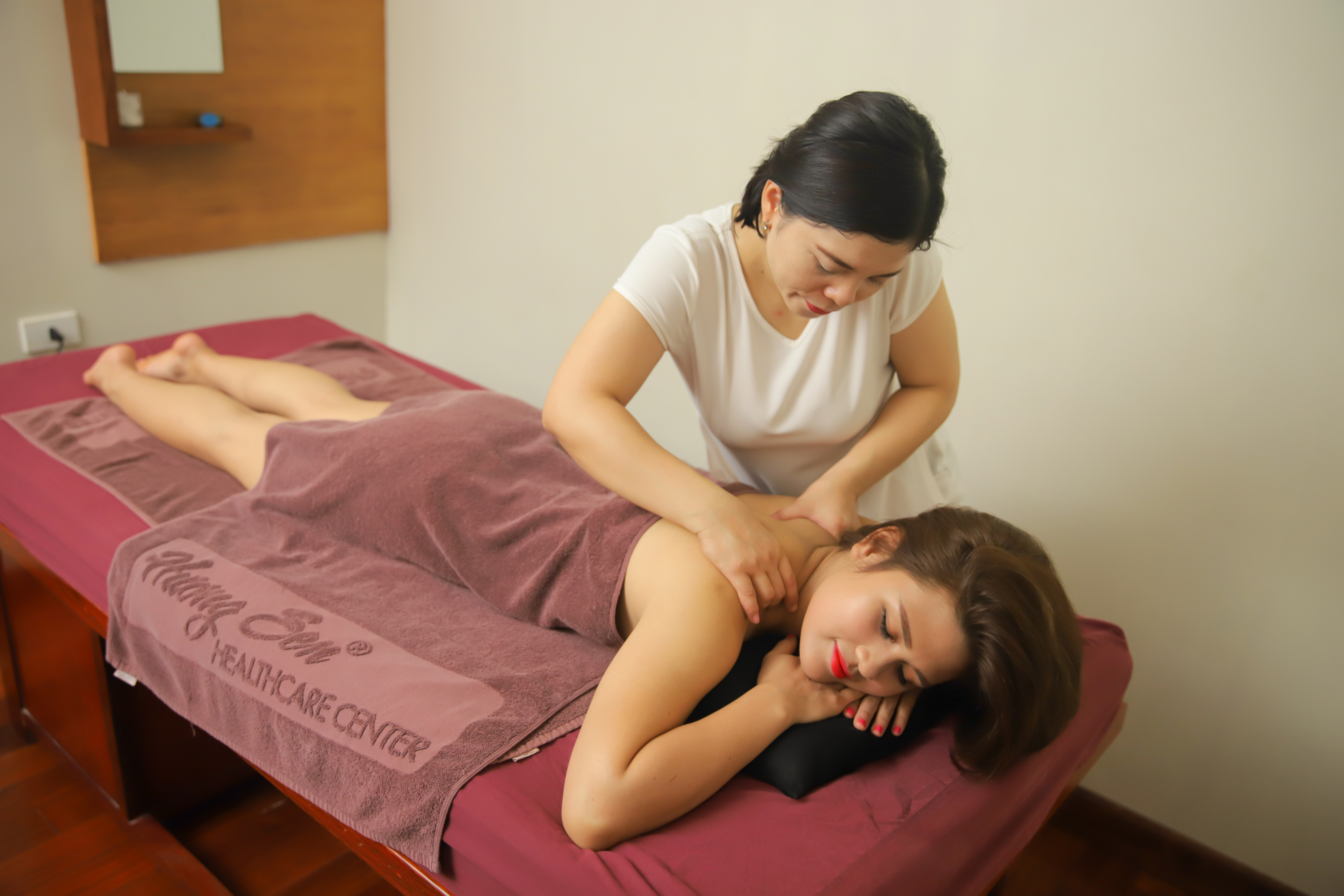 Mát xa hương sen: Trải nghiệm thư giãn tuyệt vời Gallery 1