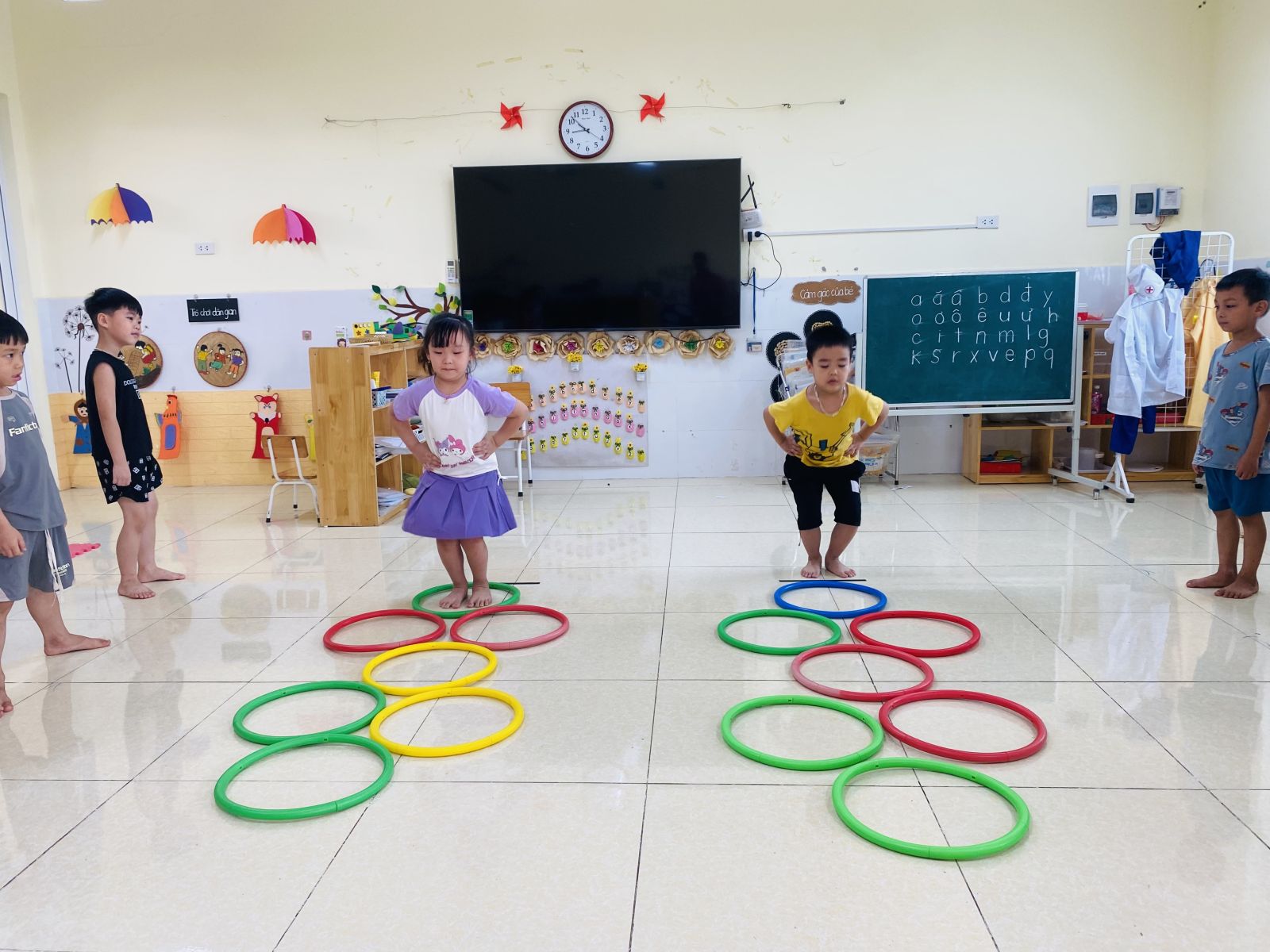 Bật Chụm Tách Chân Qua 7 Ô Gallery 2