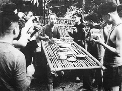 Những Mẩu Chuyện Về Tấm Gương Đạo Đức Hồ Chí Minh Gallery 1