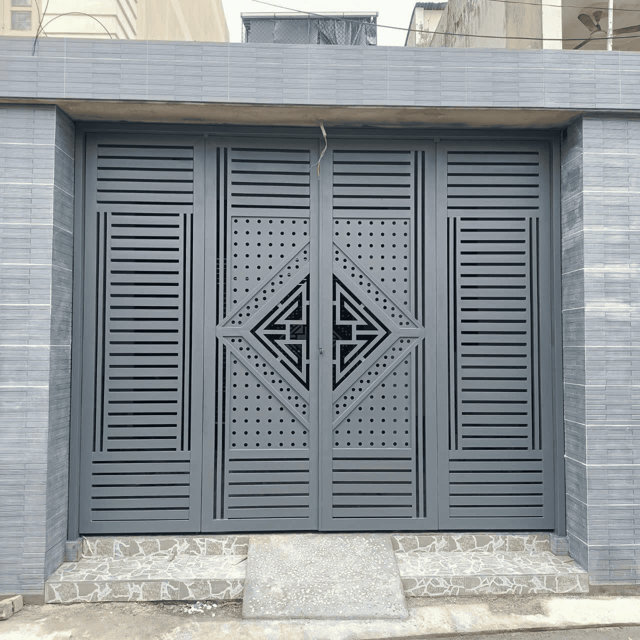 Cửa Sắt Đẹp 4 Cánh Gallery 2