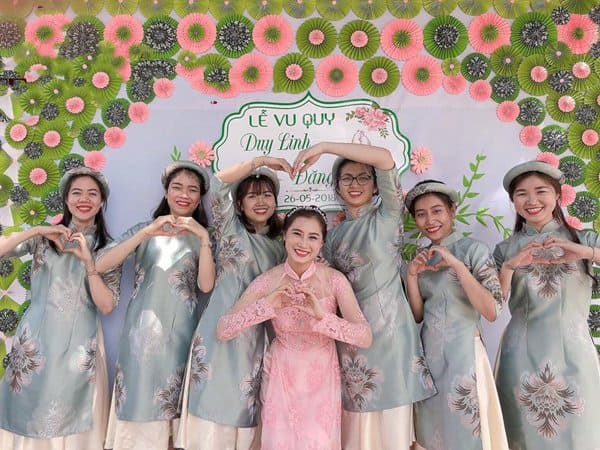 Cô Dâu Mặc Áo Dài Đỏ Bưng Quả Màu Gì? Gallery 1
