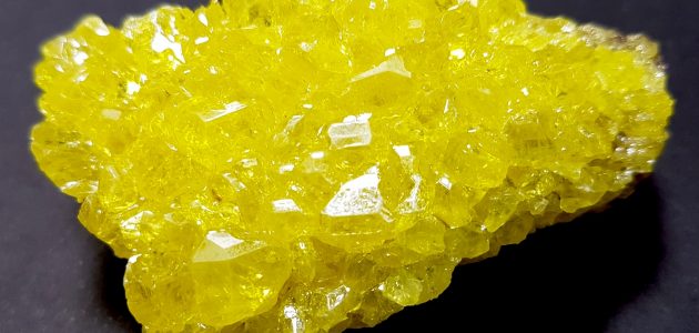 Lưu huỳnh là kim loại hay phi kim?
