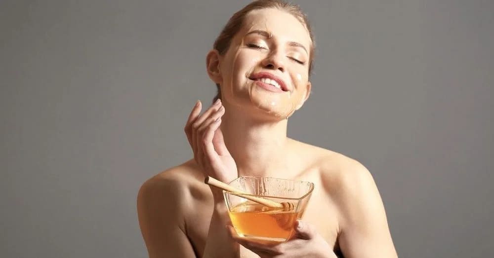Bôi Mật Ong Lên Mặt Trước Khi Đi Ngủ Có Tốt Không? Gallery 2
