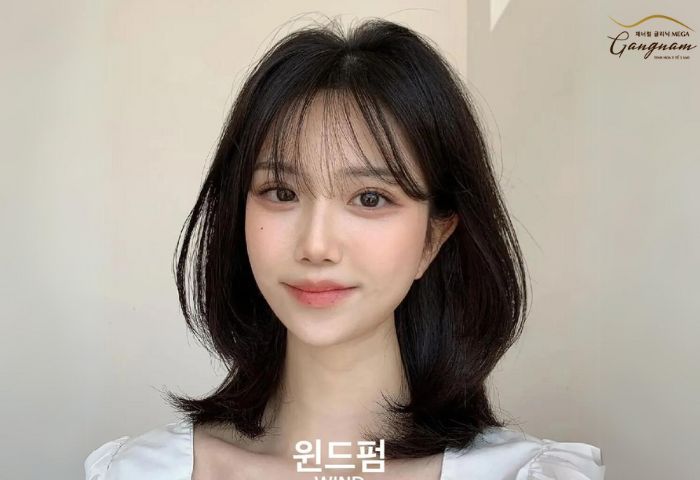 Mặt tam giác để tóc gì?