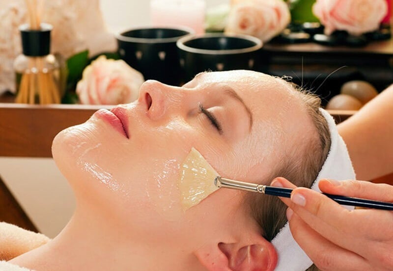Massage Mặt Bằng Dầu Dừa: Bí Quyết Làm Đẹp Da Mịn Màng Từ Thiên Nhiên