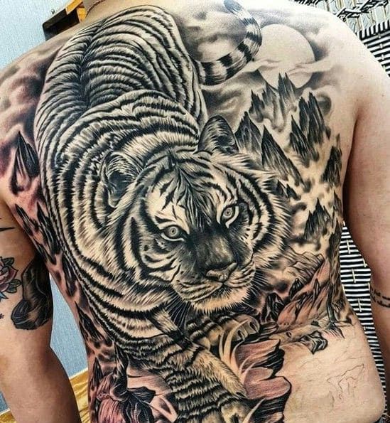 Hình Xăm Hổ Xuống Núi: Ý Nghĩa, Mẫu Hình Đẹp Và Địa Chỉ Xăm Uy Tín