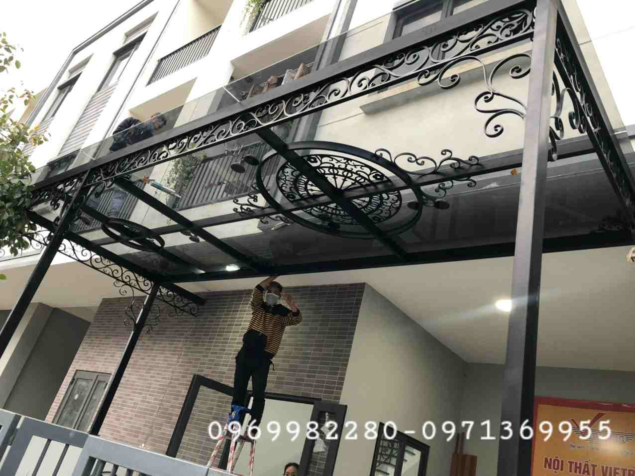 Mẫu Mái Hiên Kính Đẹp
