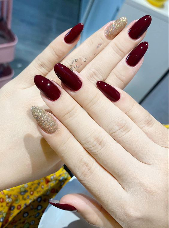 Mẫu Móng Tay Đẹp Màu Đỏ Mận