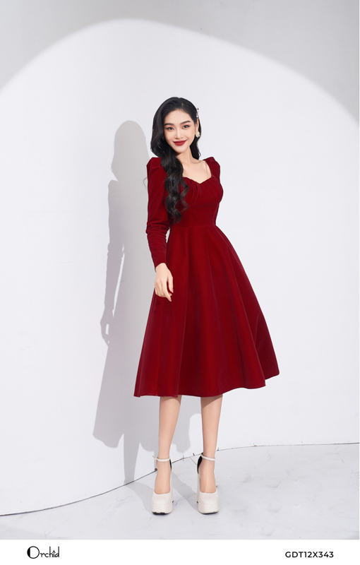 Mẫu Váy Nhung Xòe - Sang Trọng và Quyến Rũ