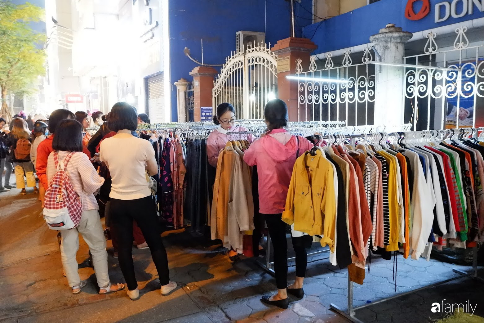 Chùa Bộc Quần Áo: Địa điểm mua sắm thời trang đa dạng và phong phú Gallery 2
