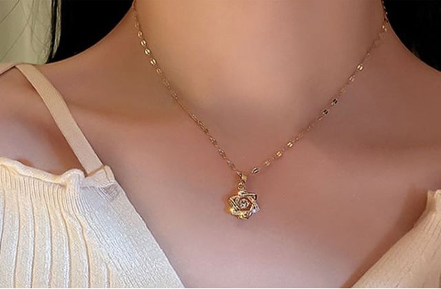 Mơ Nhặt Được Dây Chuyền Vàng: Điềm Báo Giàu Sang Hay Xui Xẻo?