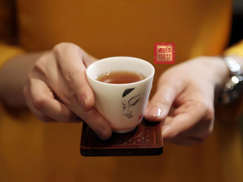 Mời trà - Nghệ thuật thưởng thức và những điều cần biết