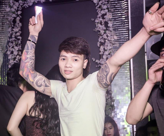 Múa Quạt Khá Bảnh: Phong Cách Độc Đáo Và Hấp Dẫn