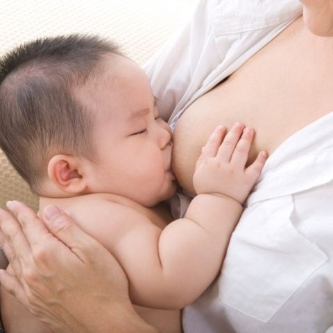 Nằm Mơ Thấy Cho Em Bé Bú: Điềm Báo Gì?