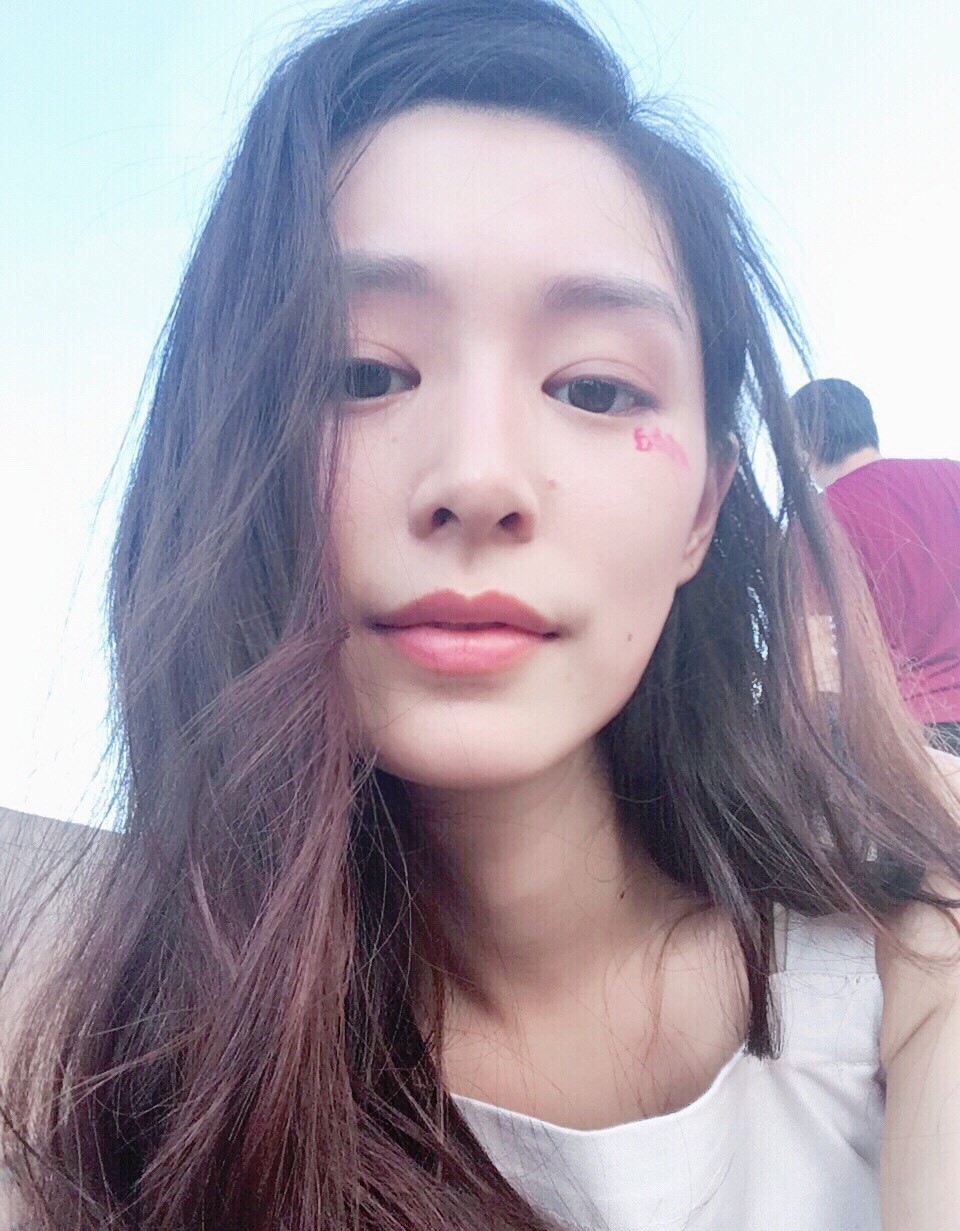 Con Gái Cằm Vuông: Nét Đẹp Quyến Rũ và Bí Quyết Làm Đẹp Gallery 1