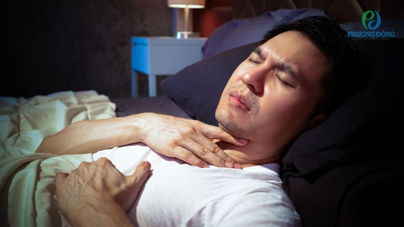 Nghẹn cổ họng khi nằm