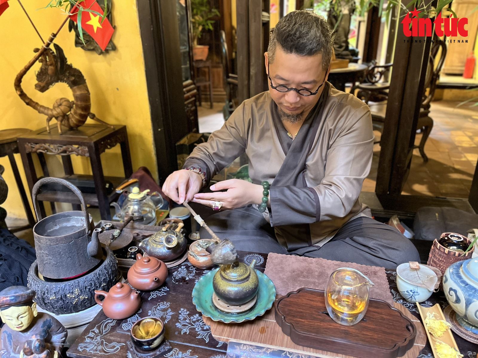 Ngồi Uống Trà: Thư Giãn, Kết Nối Và Trải Nghiệm Văn Hóa