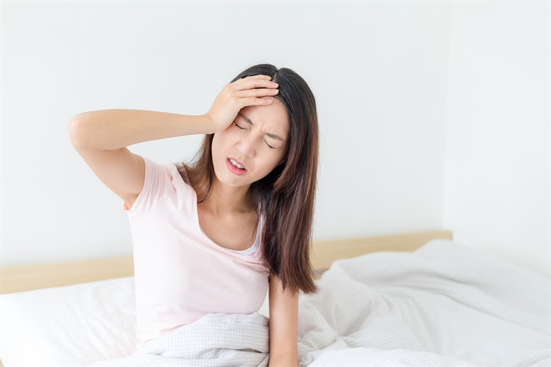 Ngủ dậy đau đầu, mệt mỏi: Nguyên nhân và cách khắc phục