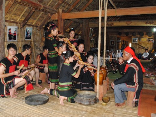 Người Ê Đê sống ở đâu?
