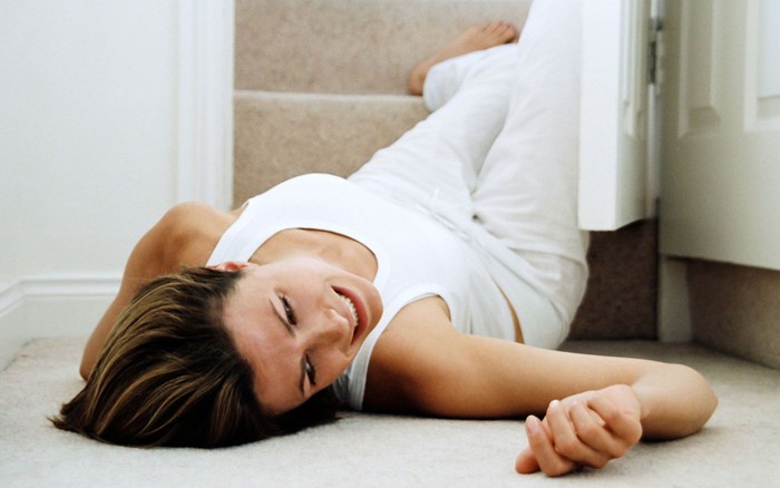 Người Lớn Bị Ngã Đập Đầu Phía Sau Sưng To: Cần Làm Gì?