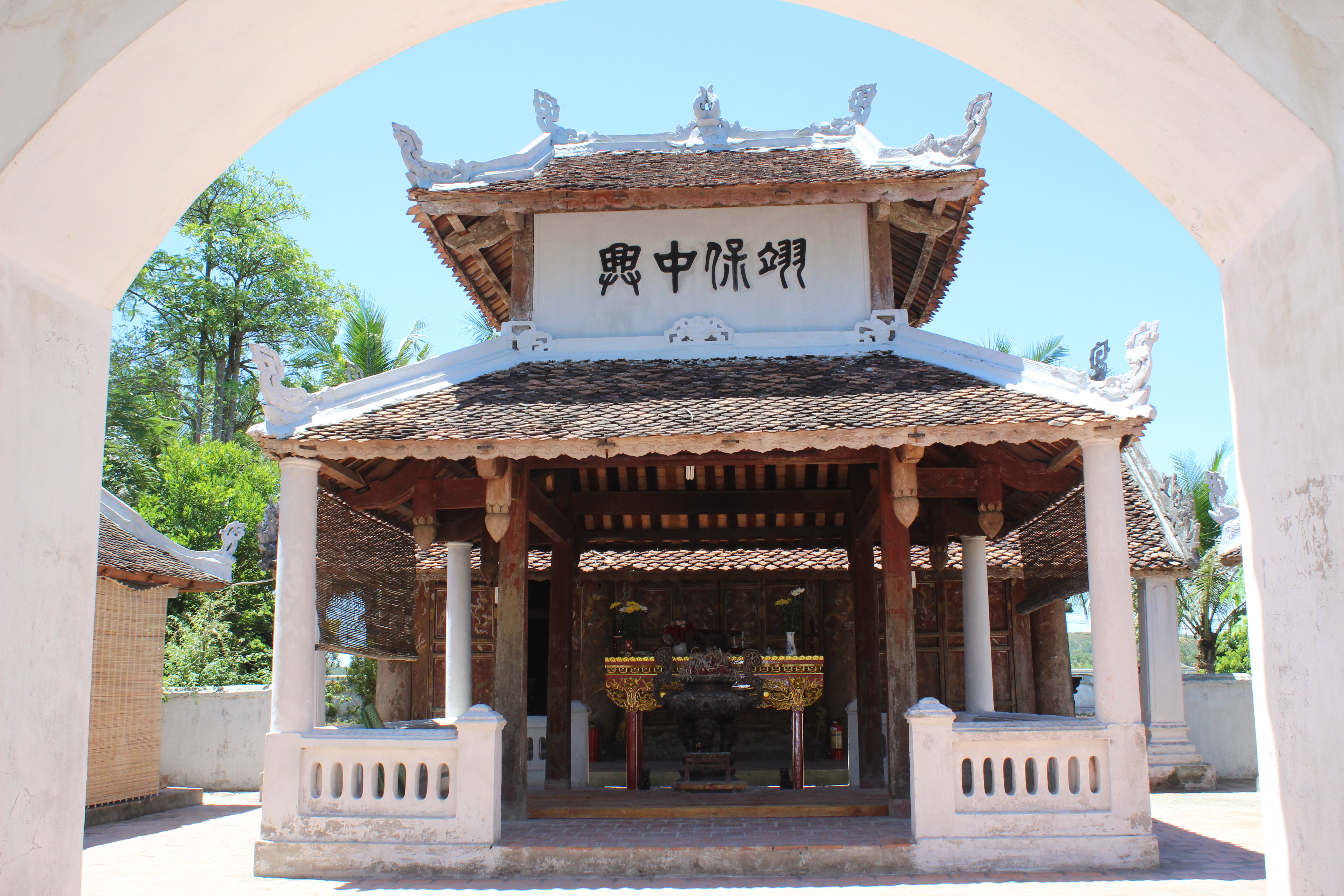 Sự tích Đền Bạch Mã ở Nghệ An Gallery 1