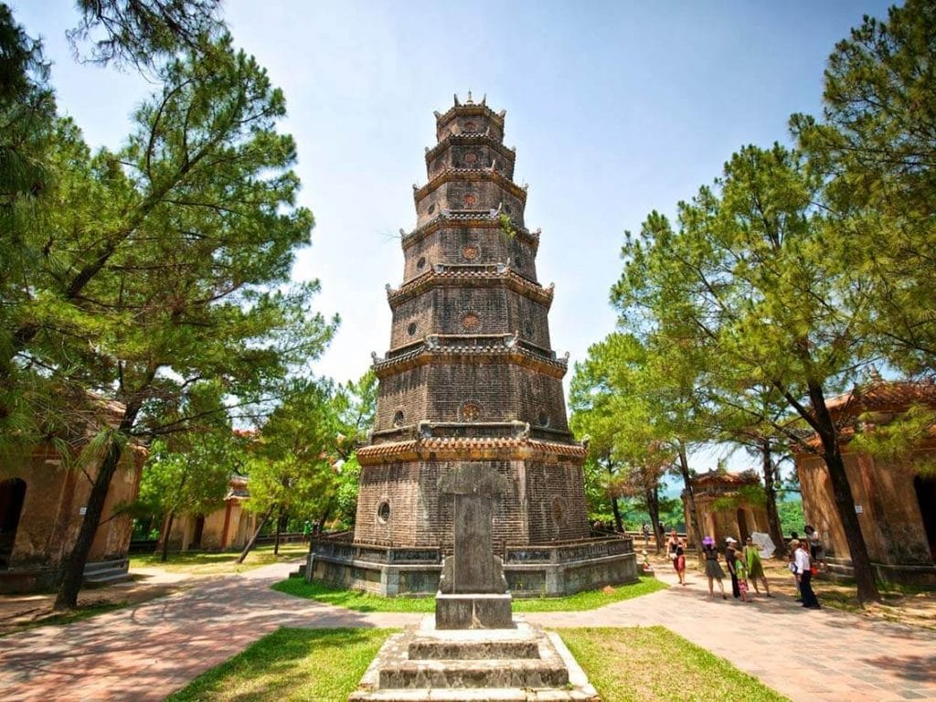 Sự tích Chùa Thiên Mụ - Huyền thoại cổ kính bên dòng sông Hương Gallery 1
