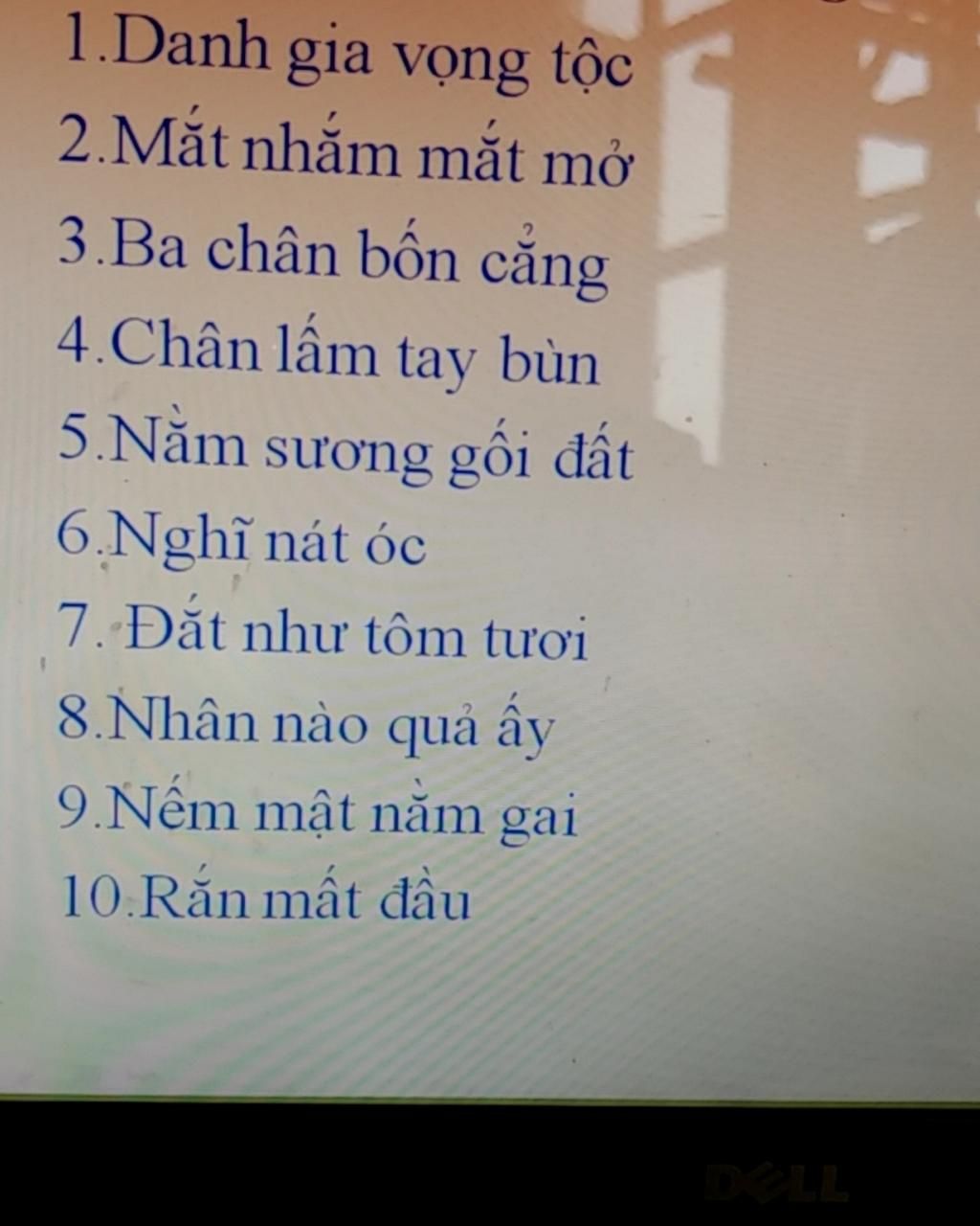 Chân Lấm Tay Bùn Nghĩa Là Gì? Gallery 1
