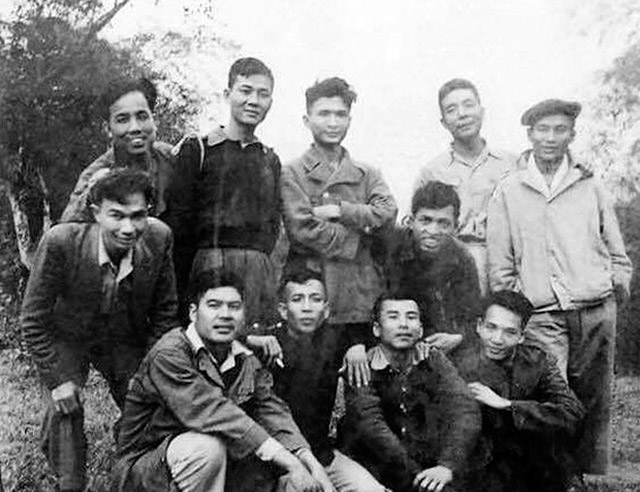 Nhà Thơ Mới - Phong Trào Văn Học Làm Mới Thơ Ca Việt Nam Gallery 1